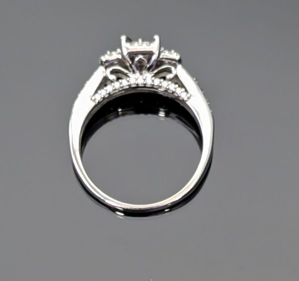 Unique 10ct Gold Diamond Baguette Trilogy Ring - LG2668 - Image 9