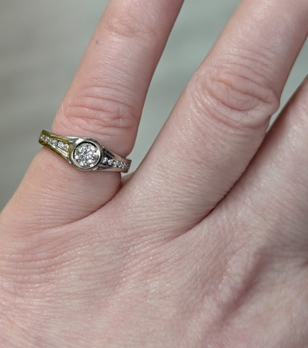 18ct Gold Handmade Vintage Unisex Valuated Diamond Ring - LG6571 - Image 13