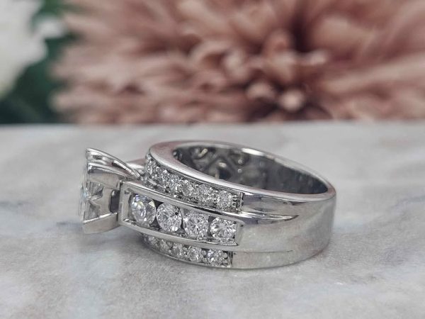 Valuated 14ct White Gold Diamond (TDW 2.7ct) Ring (11.27gm) - HL16169 - Image 3