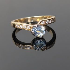 18ct Yellow Gold Aquamarine & Diamond Dress Ring - LG4567
