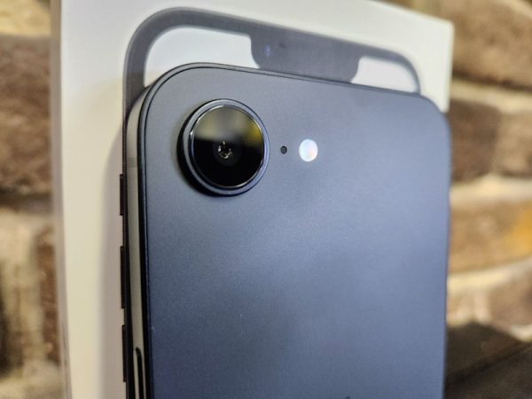 Apple IPhone 16e 128gb - HL25661 - Image 3