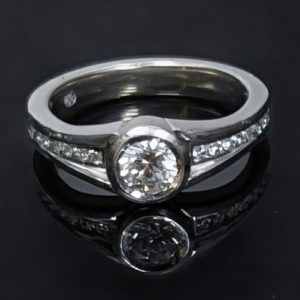 18ct Gold Handmade Vintage Unisex Valuated Diamond Ring - LG6571