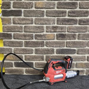 Milwaukee Grease Gun and Battery (M18GG) - 26117