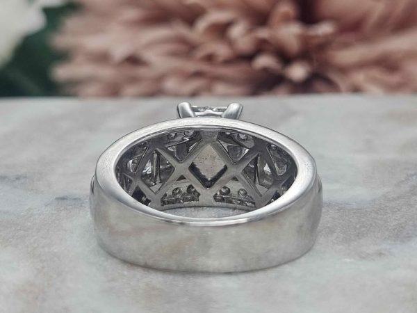 Valuated 14ct White Gold Diamond (TDW 2.7ct) Ring (11.27gm) - HL16169 - Image 9