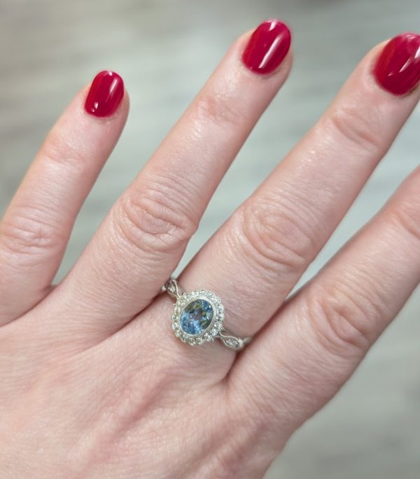 Vintage 9ct White Gold Aquamarine & Diamond Halo Ring - LG25955 - Image 6