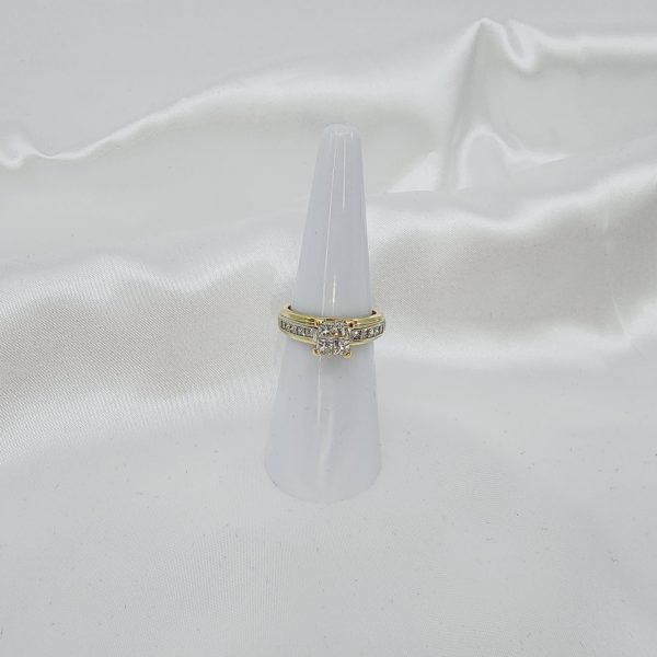 18CT TWO-TONE DIAMOND CLUSTER ENGAGEMENT RING WITH VALUATION LG2980 - Image 6