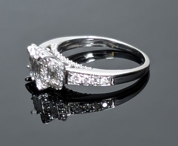 Unique 10ct Gold Diamond Baguette Trilogy Ring - LG2668 - Image 11
