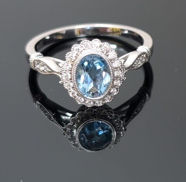Vintage 9ct White Gold Aquamarine & Diamond Halo Ring - LG25955 - Image 10