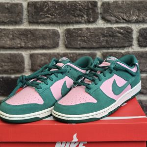 Nike Mens Dunks Low Retro SE Pink Shoes