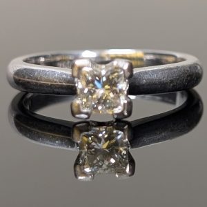 18ct White Gold Princess Cut Diamond Solitaire Ring (w/ Valuation) - LG6572