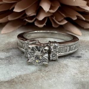 Ladies Valuated 18ct White Gold Diamond Ring (4.8gms) - HL24004