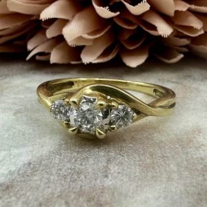 Ladies 9ct Yellow Gold Diamond Ring (2.2gms) - HL17030