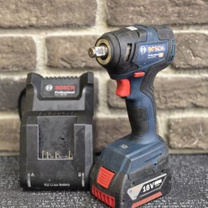 Bosch Impact Wrench Kit - LG27437