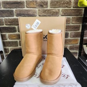 Ugg Boots Size US 9 - HL28197