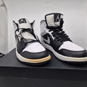 Nike Air Jordan 1 Mid Sneakers - HL28922