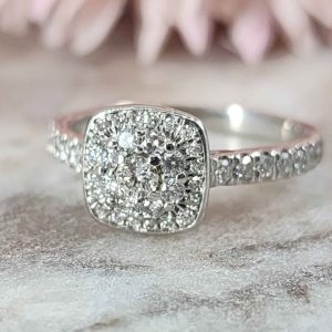 Ladies 9ct White Gold Diamond Cluster Ring (2.9gms) - HL26533