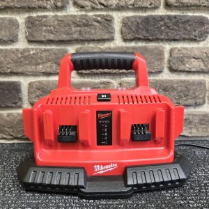 MILWAUKEE 18V 6 Bay Sequential Battery Charger M1418C6 - LG30479