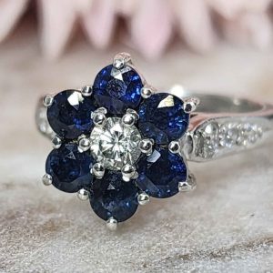 Ladies 18ct White Gold Blue Stone and Diamond Ring (5.2gms) - HL27386