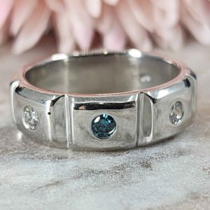 Valuated Mens 14ct White Gold White and Blue Diamond Ring - HL29198