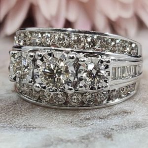 Valuated Ladies 9ct White Gold Diamond Ring - HL27072