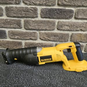 DEWALT 18V XR RECIPROCATING SAW - LG32066