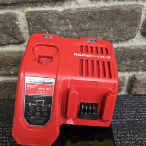 MILWAUKEE M12 & M18 RAPID BATTERY CHARGER - LG34024